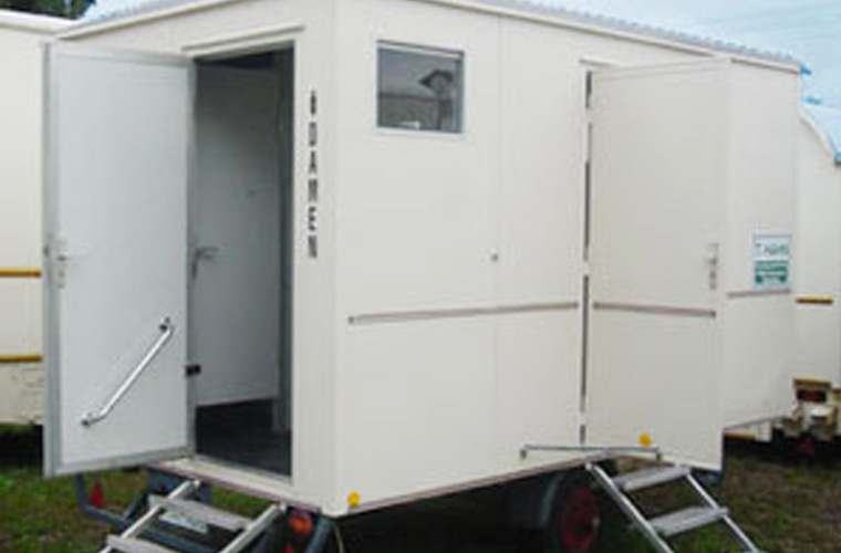 Kleiner Toilettenwagen